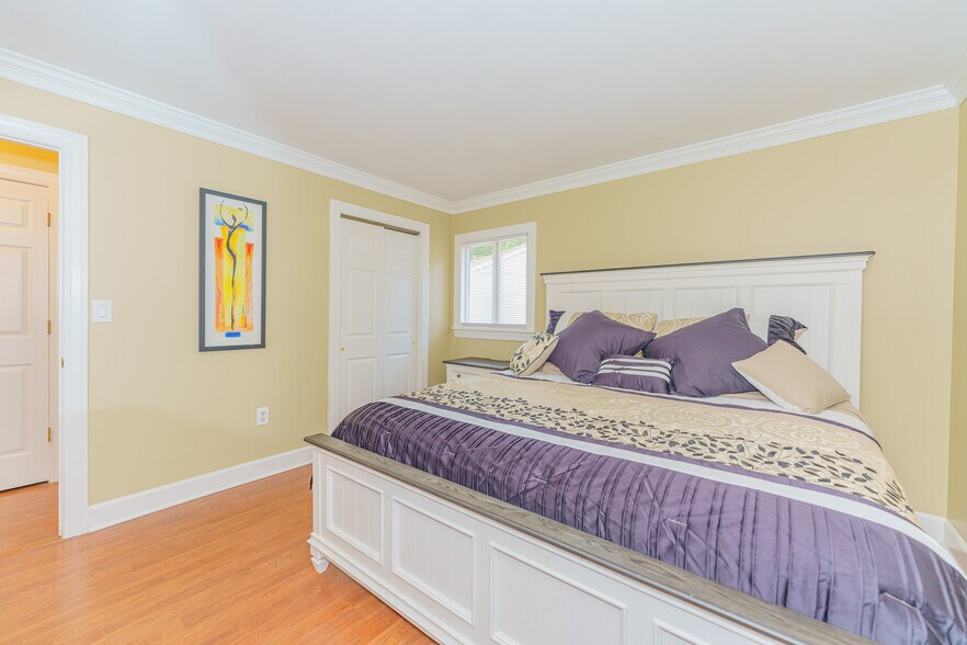 Building Photo - 15 Spa Cir