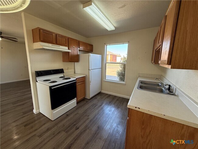 Building Photo - 5708 Greengate Dr