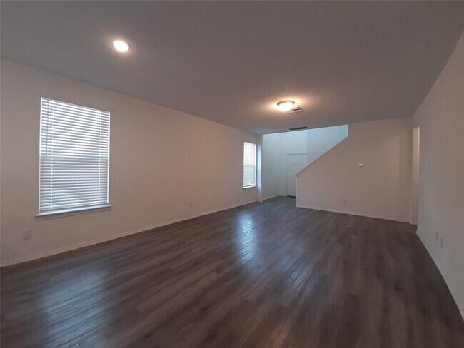 Building Photo - 16568 Moss Ln