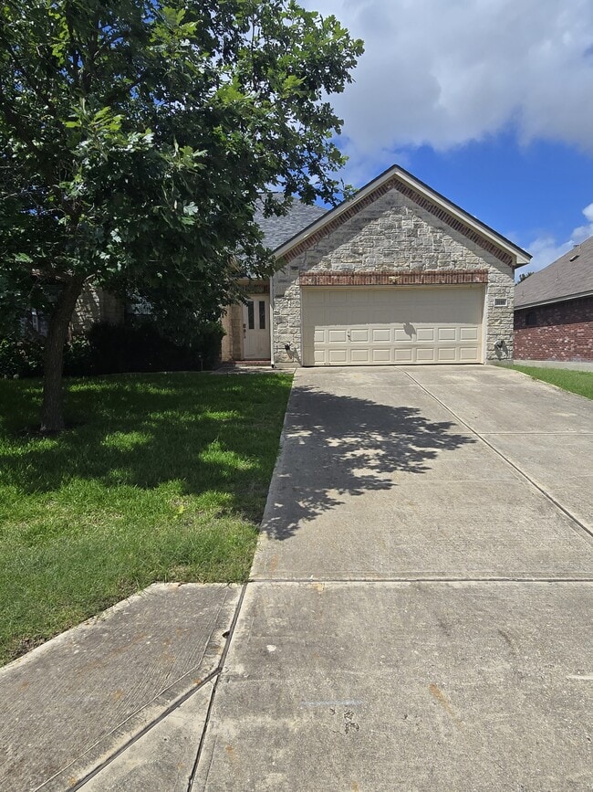 Building Photo - 1155 Star Meadow