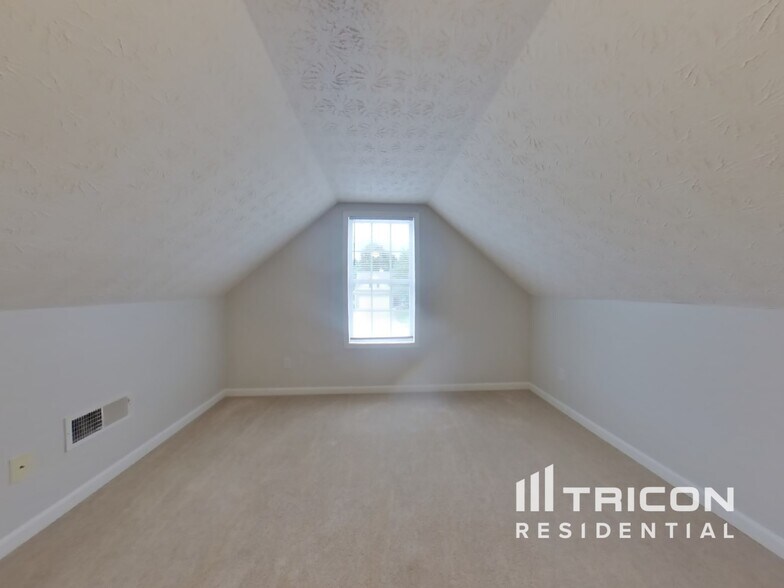 Building Photo - 35 Carmody Cir