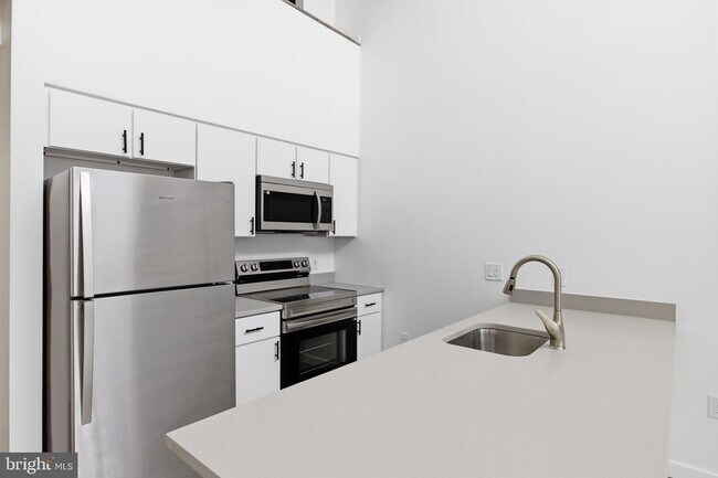 Building Photo - 915 N Broad St