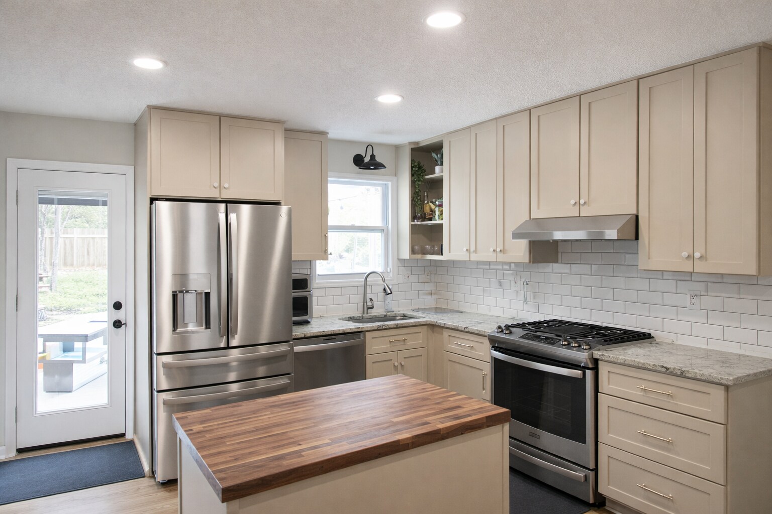 Building Photo - 3293 Devaughn Dr