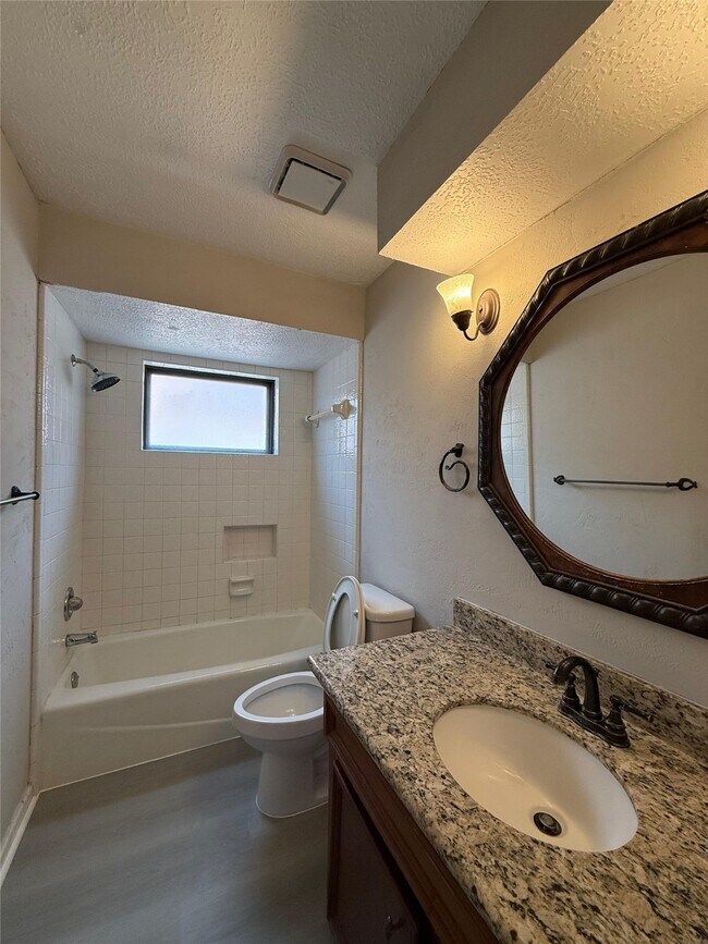 Building Photo - 1042 Cascade Creek Dr
