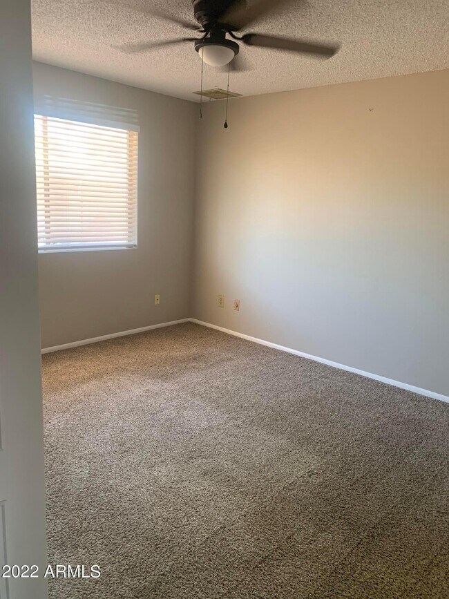 Building Photo - 4132 W Shangri La Rd