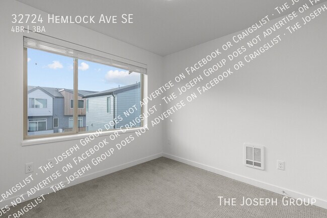 Building Photo - 32724 Hemlock Ave SE