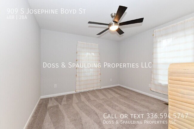 Building Photo - 909 S Josephine Boyd St