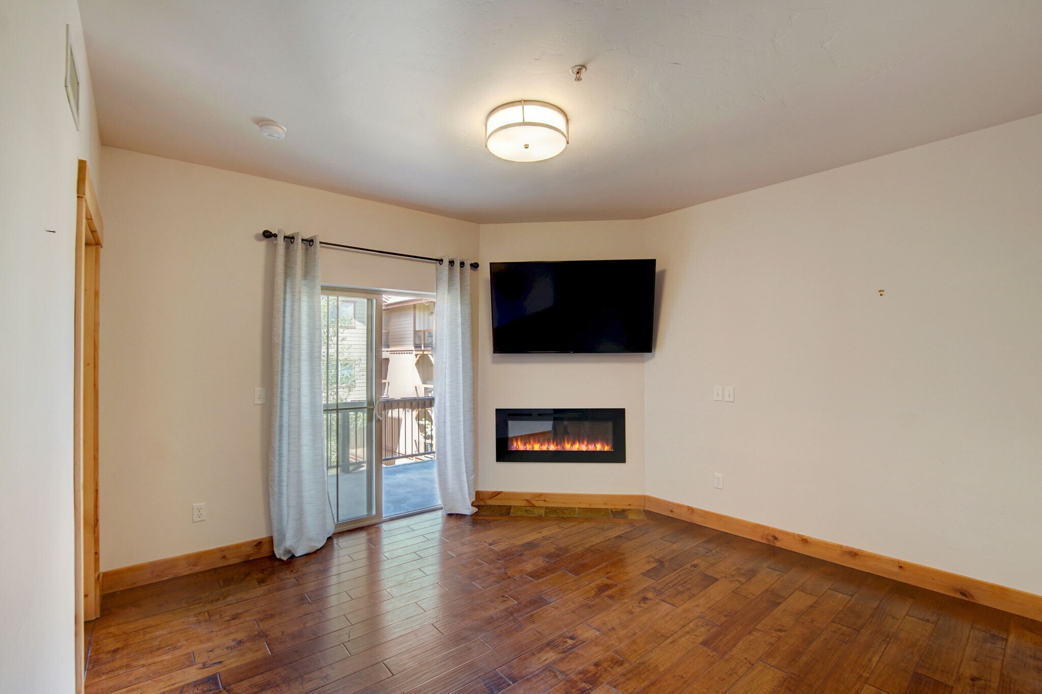 Building Photo - 5519 Lillehammer Ln