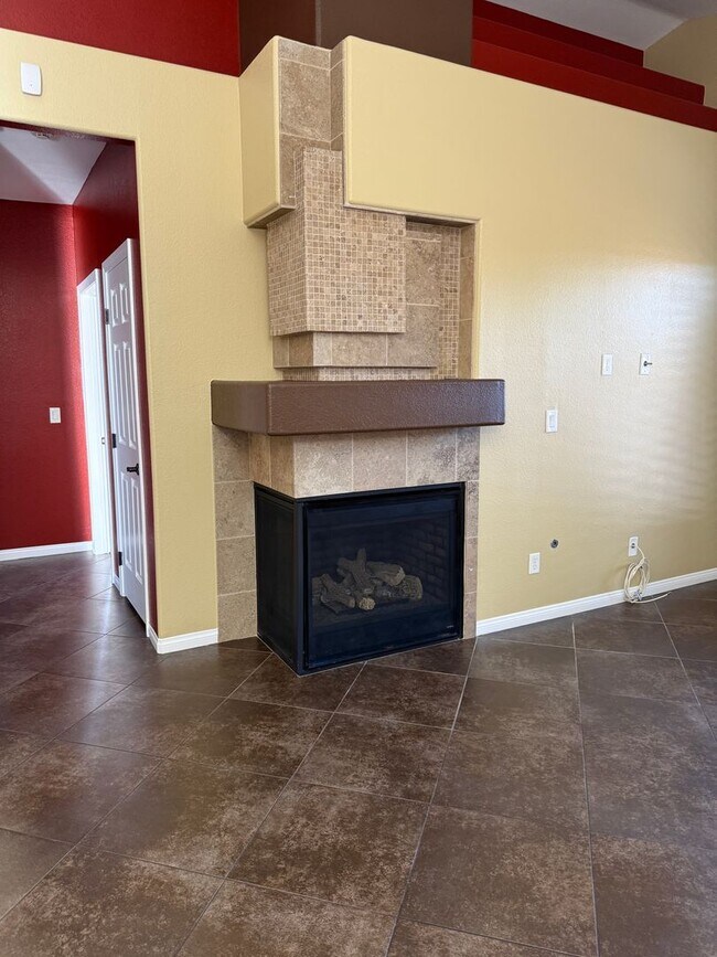 Building Photo - Magnificent Home Located In Guard Gated Tuscany!