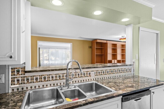 Building Photo - 3-Bedroom | 3.5-Bath Home for Rent in The Dunes – Myrtle Beach