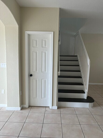 Building Photo - 2819 SE 15th Rd