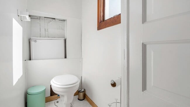 Building Photo - 3014 Encinal Ave