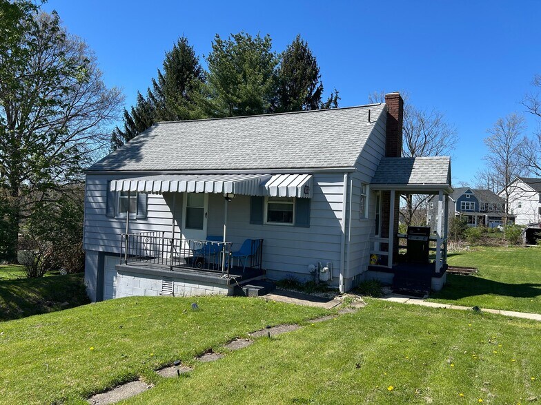 Building Photo - 5 Helen St