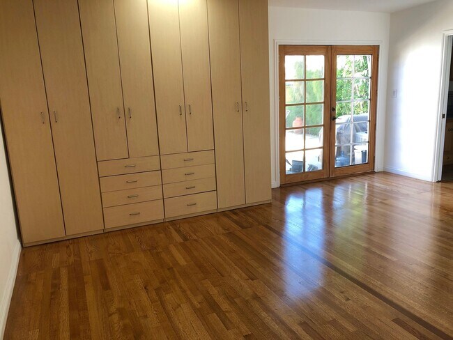 Building Photo - 1727 Franklin St