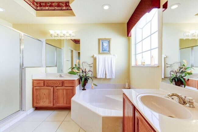 Building Photo - Beautiful Pool Home in Highlands Reserve golf community
