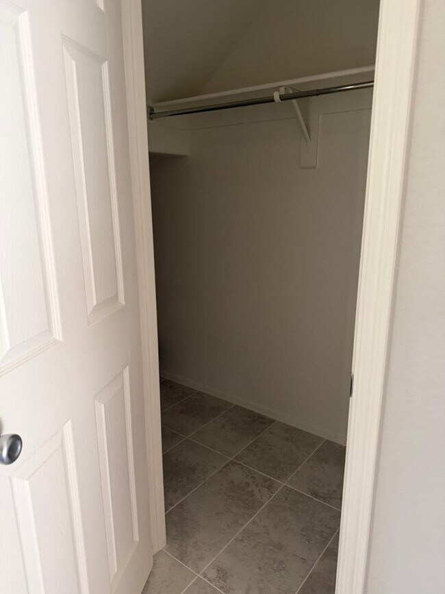 Building Photo - 1132 S Amulet