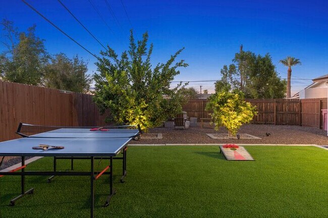 Building Photo - UN-FURNISHED!! 3 Bedroom/ 2Bath in Heart of Scottsdale!!