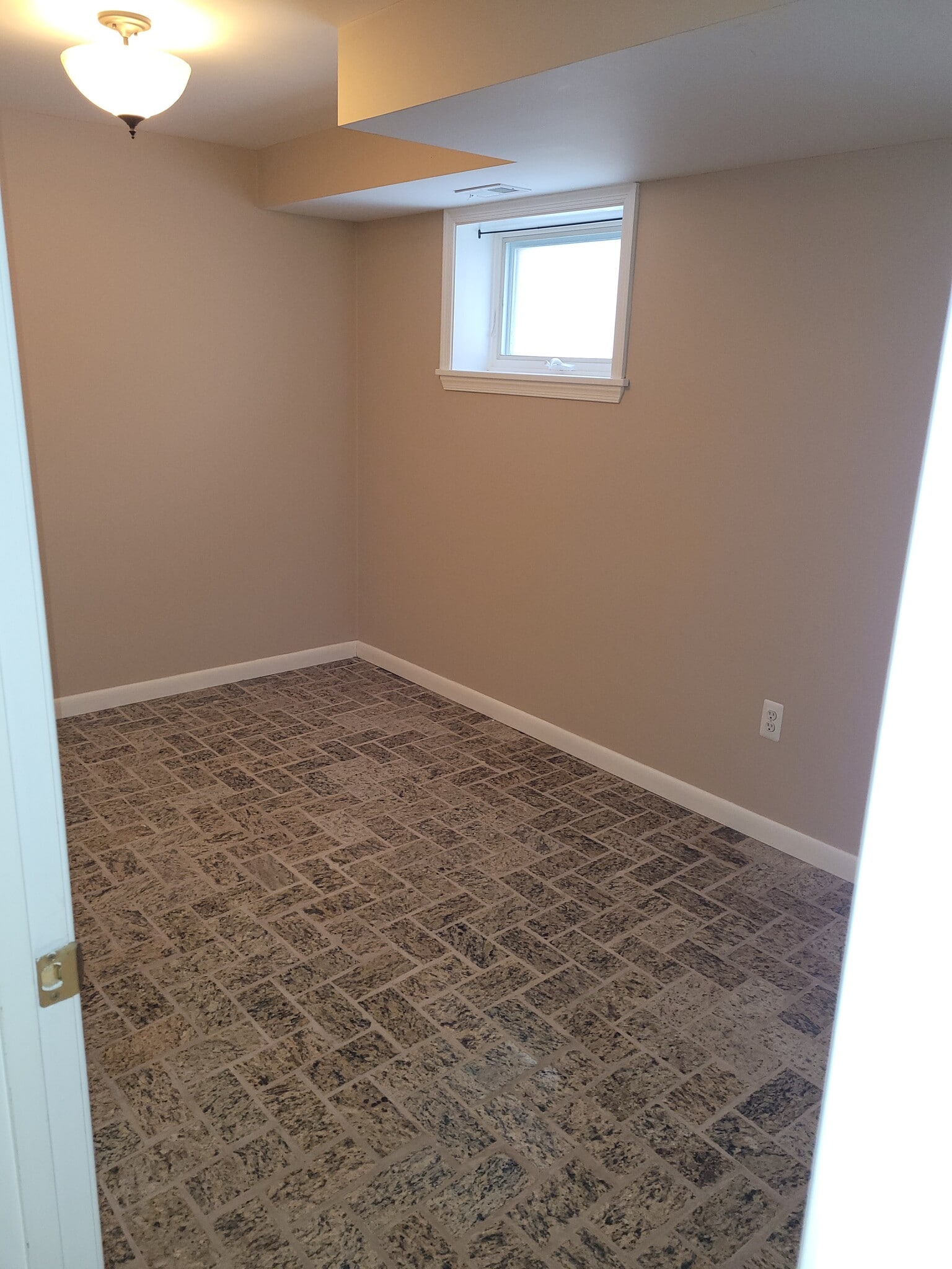 Building Photo - 333 Folcroft St