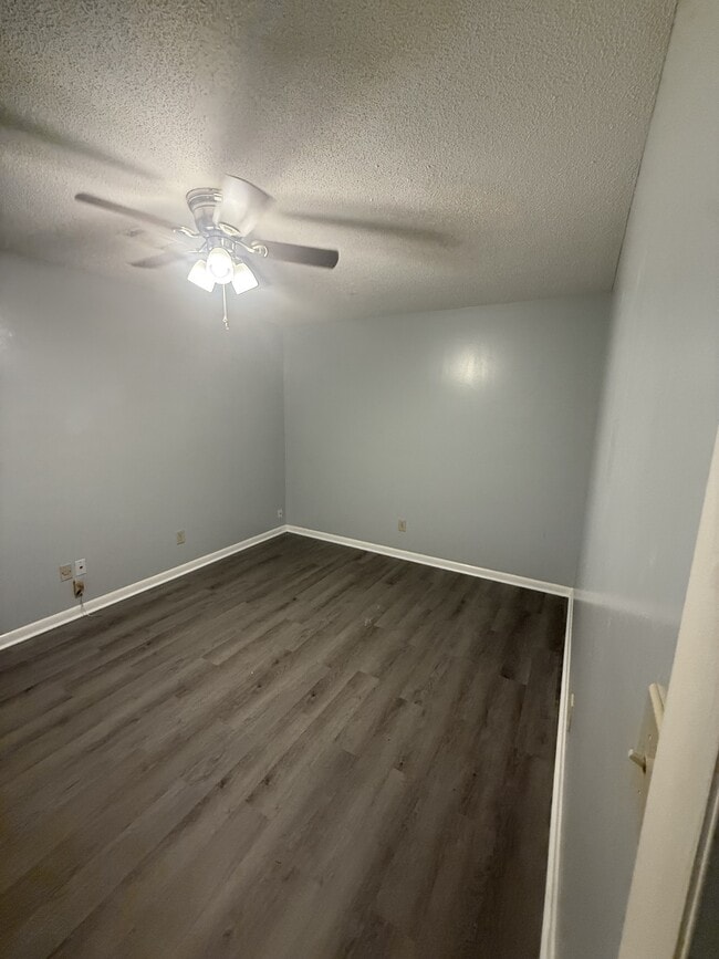 Building Photo - 131 Stonehedge Drive