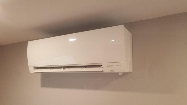 Building Photo - 11 Dana Ave