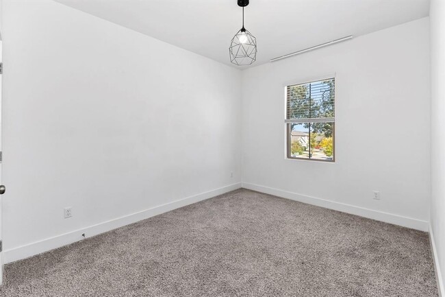 Building Photo - 2313 Ringstaff Rd