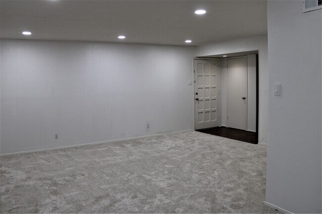 Building Photo - Birchbrook Drive