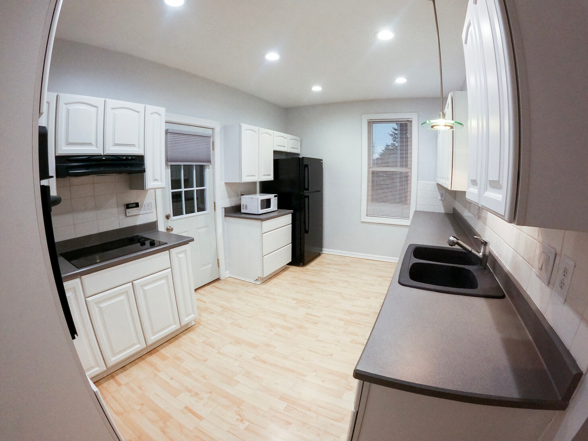 Kitchen - 330 Demain Ave