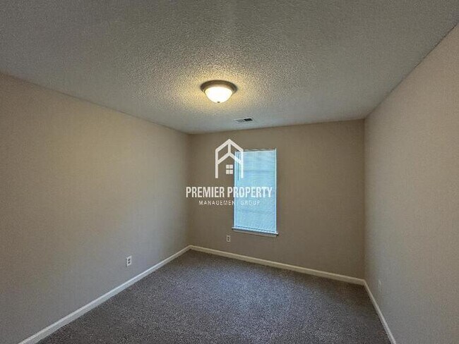 Building Photo - 7699 Ivy Bend Cove