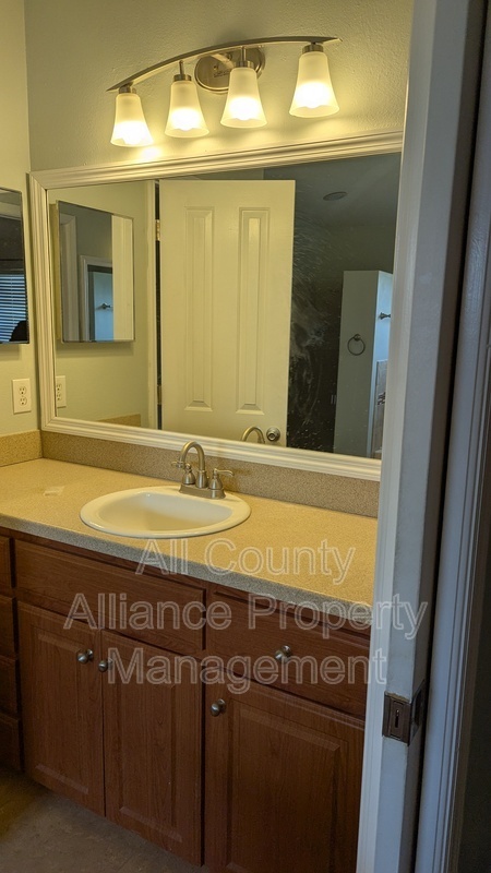 Building Photo - 1247 Maximilian Dr