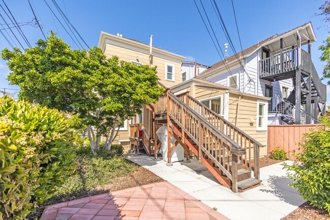 Building Photo - 1530 Minturn St - Studio | 1 bath | Lower rear unit