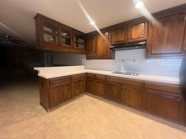 Building Photo - Nothing but short of Amazing - 3 Bedroom home!