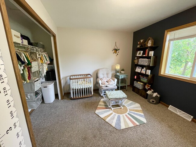 Building Photo - 3016 Maple Valley Dr