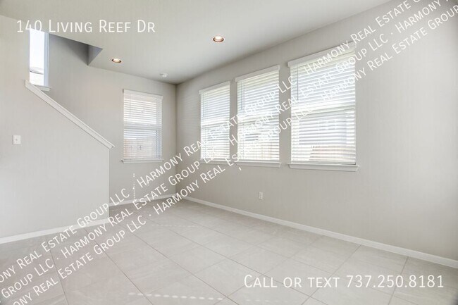 Building Photo - 140 Living Reef Dr