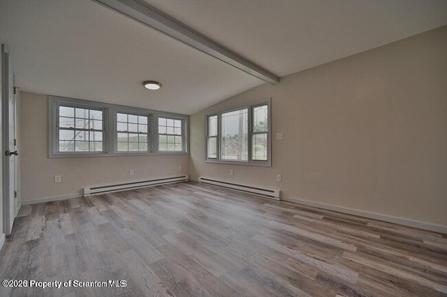 Building Photo - 200 Center St