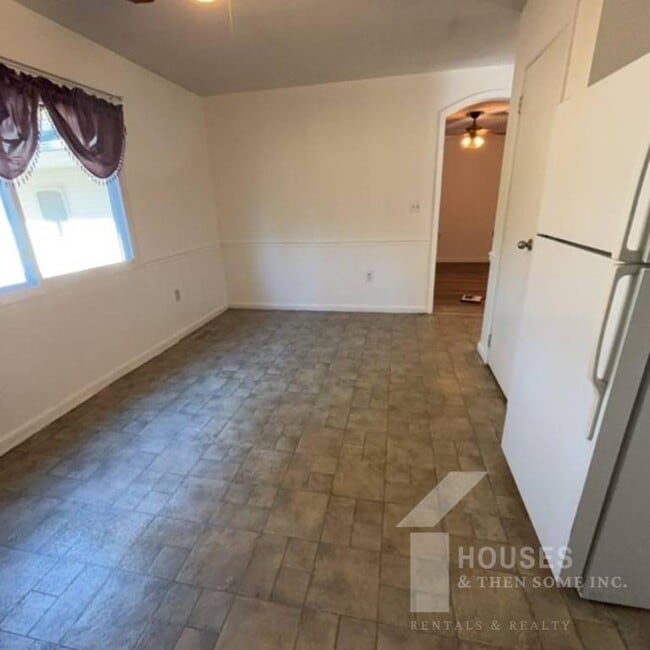 Building Photo - 113 Susan Ave