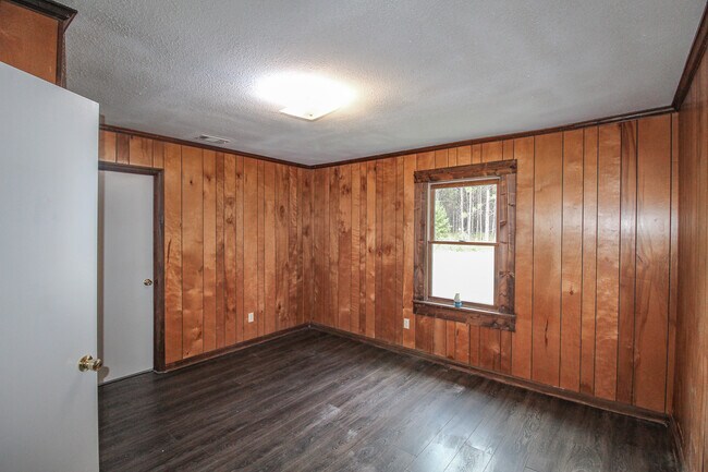 Building Photo - 6228 Rocky Ford Rd