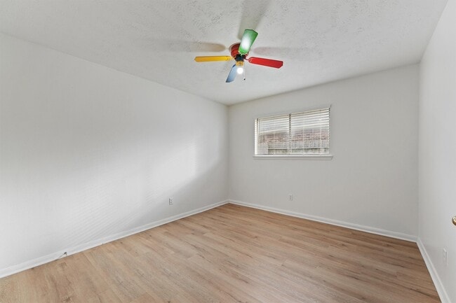 Building Photo - 14631 Englebrook Dr