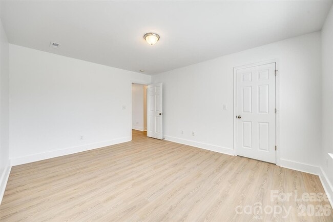 Building Photo - 3725 Planters Watch Dr