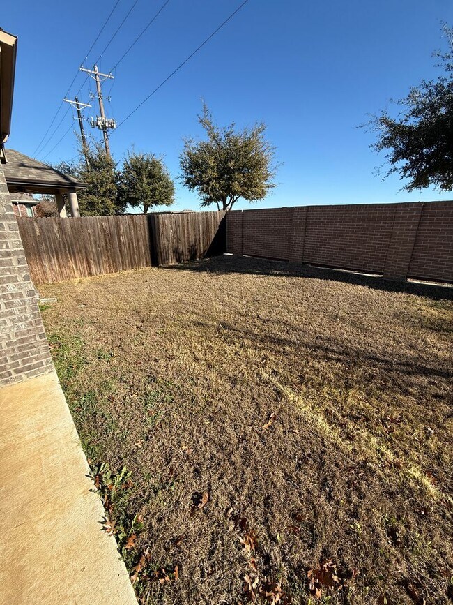 Building Photo - Charming 1-Story 4 Bedroom 2 Bathroom in Little Elm, TX