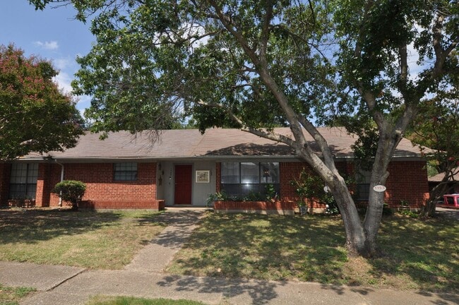 Primary Photo - 1153 Highpoint Rd
