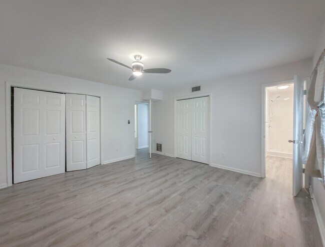 Building Photo - 3200 Langley Cir