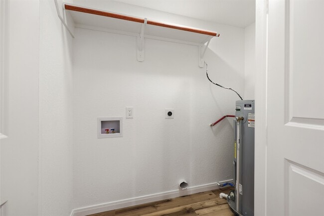 Building Photo - 2222 N Austin Ave