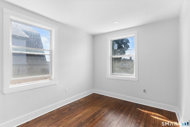 Building Photo - 366 Remington St