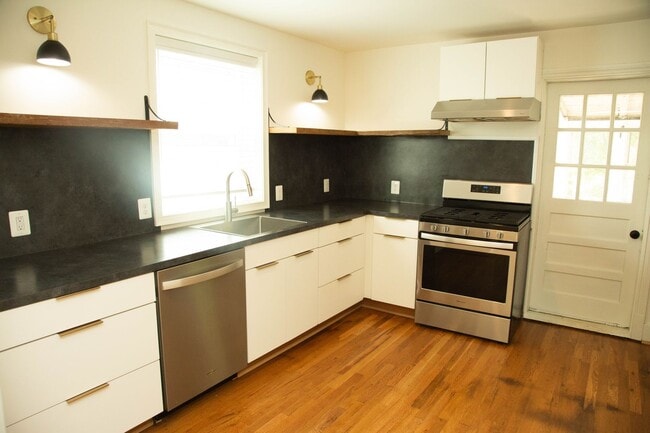 Primary Photo - 4 Bedroom House Available Near Scott Stadi...