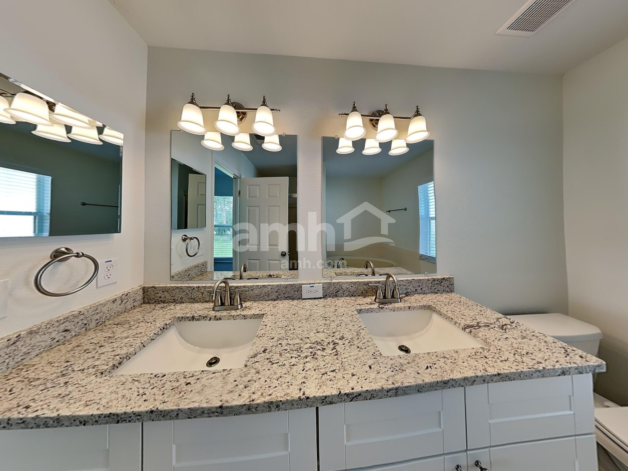 Building Photo - 4004 Malickson Dr