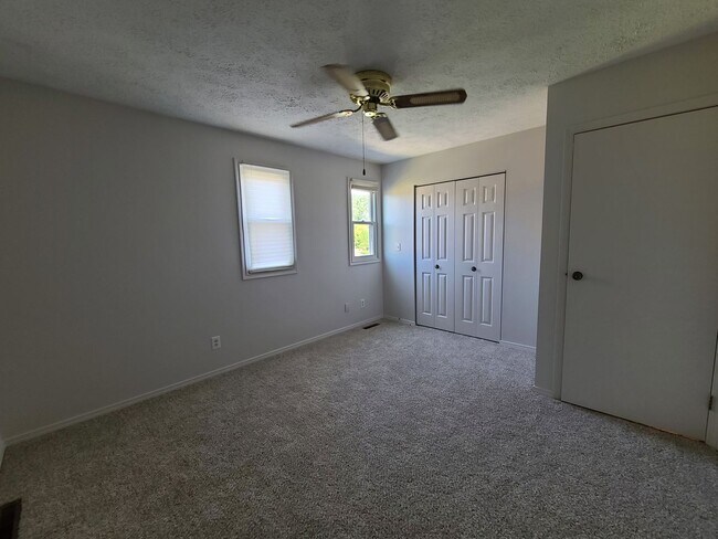 Building Photo - Charming Two Bedroom Condo in Saint Joseph