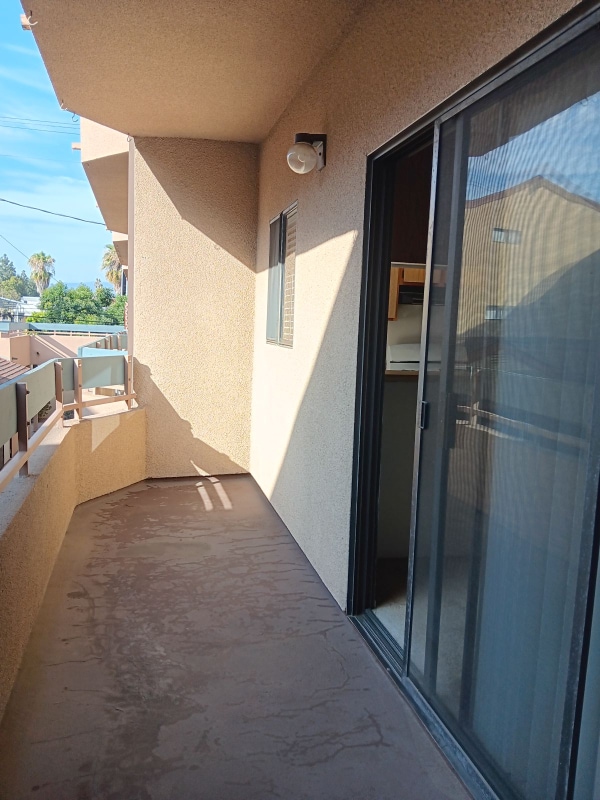 Building Photo - 10965 Fruitland Dr