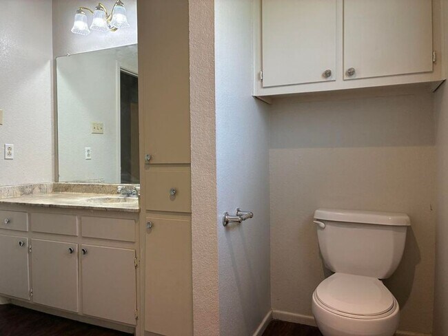 Building Photo - 3 Wagnon Dr