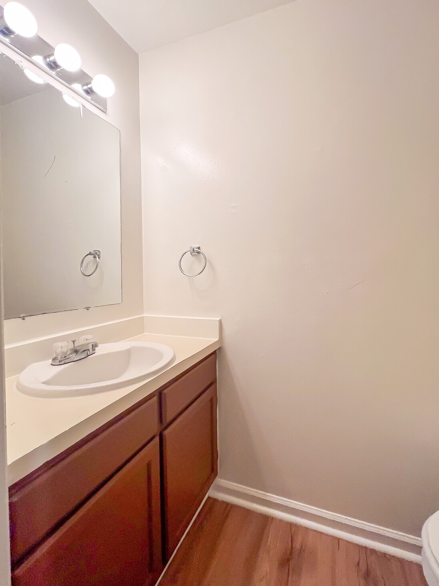 Building Photo - 24 Fox Hill Dr