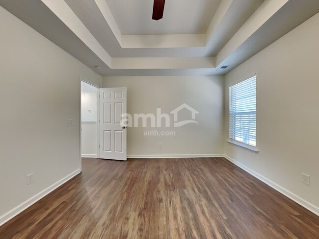 Building Photo - 65 Oak Ridge Cir